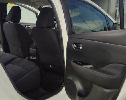 Белый Ниссан Лиф, объемом двигателя 0 л и пробегом 113 тыс. км за 15500 $, фото 27 на Automoto.ua