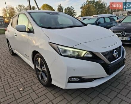 Белый Ниссан Лиф, объемом двигателя 0 л и пробегом 39 тыс. км за 14900 $, фото 6 на Automoto.ua