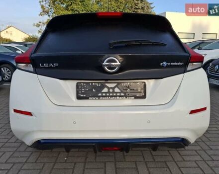 Белый Ниссан Лиф, объемом двигателя 0 л и пробегом 39 тыс. км за 14900 $, фото 3 на Automoto.ua