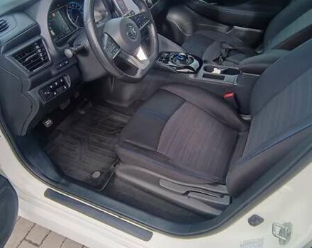 Белый Ниссан Лиф, объемом двигателя 0 л и пробегом 120 тыс. км за 11800 $, фото 13 на Automoto.ua