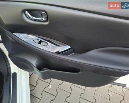 Белый Ниссан Лиф, объемом двигателя 0 л и пробегом 129 тыс. км за 12500 $, фото 15 на Automoto.ua