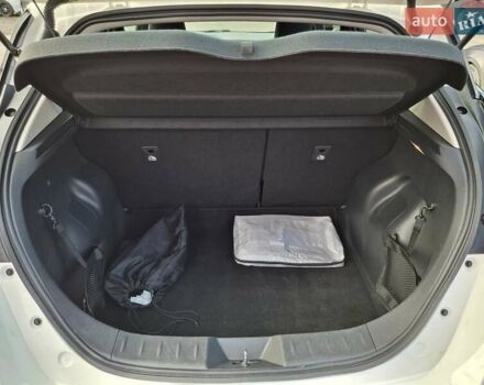 Белый Ниссан Лиф, объемом двигателя 0 л и пробегом 129 тыс. км за 12500 $, фото 27 на Automoto.ua