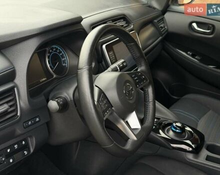 Белый Ниссан Лиф, объемом двигателя 0 л и пробегом 127 тыс. км за 14999 $, фото 31 на Automoto.ua