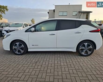 Белый Ниссан Лиф, объемом двигателя 0 л и пробегом 39 тыс. км за 14900 $, фото 1 на Automoto.ua