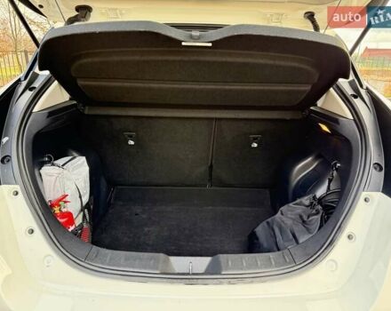 Білий Ніссан Ліф, об'ємом двигуна 0 л та пробігом 98 тис. км за 15450 $, фото 94 на Automoto.ua