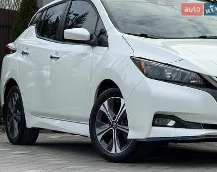 Белый Ниссан Лиф, объемом двигателя 0 л и пробегом 100 тыс. км за 15450 $, фото 4 на Automoto.ua