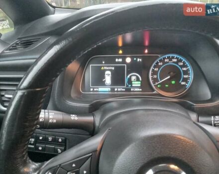 Білий Ніссан Ліф, об'ємом двигуна 0 л та пробігом 81 тис. км за 16990 $, фото 46 на Automoto.ua