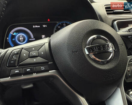 Белый Ниссан Лиф, объемом двигателя 0 л и пробегом 100 тыс. км за 15450 $, фото 49 на Automoto.ua