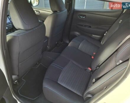 Белый Ниссан Лиф, объемом двигателя 0 л и пробегом 129 тыс. км за 12500 $, фото 16 на Automoto.ua