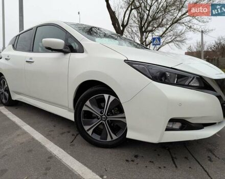 Белый Ниссан Лиф, объемом двигателя 0 л и пробегом 77 тыс. км за 12999 $, фото 1 на Automoto.ua