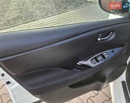 Белый Ниссан Лиф, объемом двигателя 0 л и пробегом 129 тыс. км за 12500 $, фото 13 на Automoto.ua