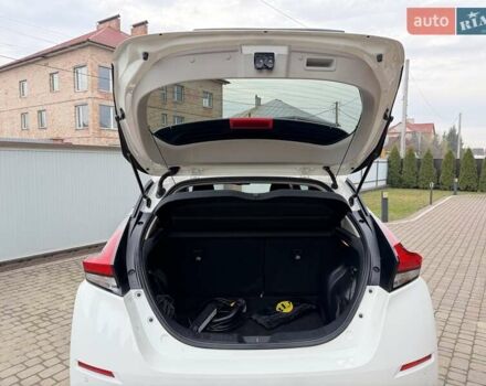 Белый Ниссан Лиф, объемом двигателя 0 л и пробегом 127 тыс. км за 14999 $, фото 62 на Automoto.ua