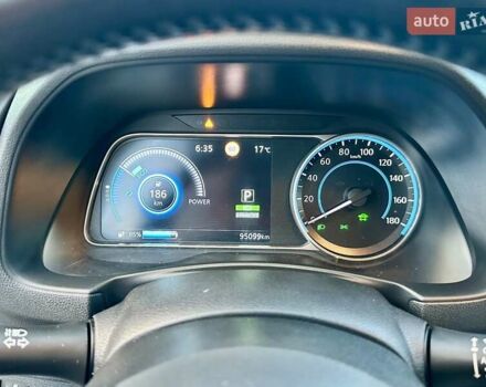 Белый Ниссан Лиф, объемом двигателя 0 л и пробегом 98 тыс. км за 13500 $, фото 20 на Automoto.ua