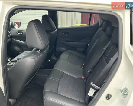 Белый Ниссан Лиф, объемом двигателя 0 л и пробегом 41 тыс. км за 15300 $, фото 13 на Automoto.ua