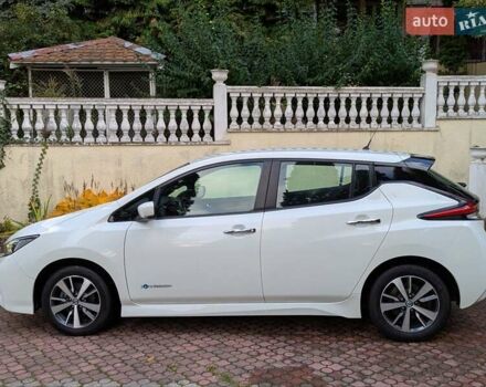 Белый Ниссан Лиф, объемом двигателя 0 л и пробегом 77 тыс. км за 12999 $, фото 6 на Automoto.ua