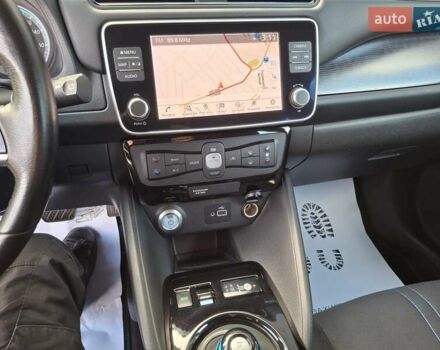 Белый Ниссан Лиф, объемом двигателя 0 л и пробегом 129 тыс. км за 12500 $, фото 22 на Automoto.ua