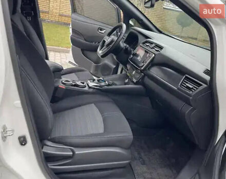 Білий Ніссан Ліф, об'ємом двигуна 0 л та пробігом 81 тис. км за 13700 $, фото 9 на Automoto.ua