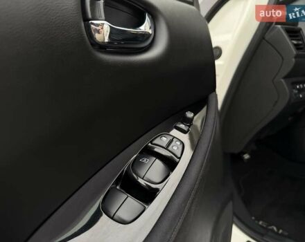 Белый Ниссан Лиф, объемом двигателя 0 л и пробегом 127 тыс. км за 14999 $, фото 27 на Automoto.ua