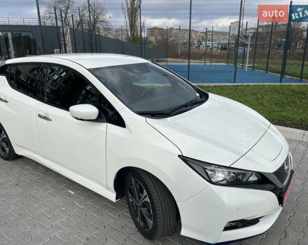 Белый Ниссан Лиф, объемом двигателя 0 л и пробегом 68 тыс. км за 16500 $, фото 17 на Automoto.ua