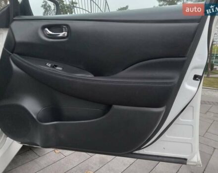 Білий Ніссан Ліф, об'ємом двигуна 0 л та пробігом 81 тис. км за 16990 $, фото 35 на Automoto.ua