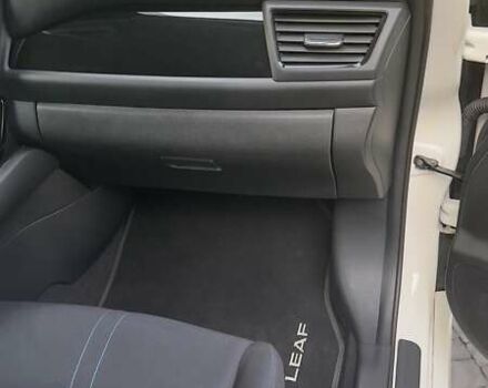 Белый Ниссан Лиф, объемом двигателя 0 л и пробегом 55 тыс. км за 17500 $, фото 44 на Automoto.ua