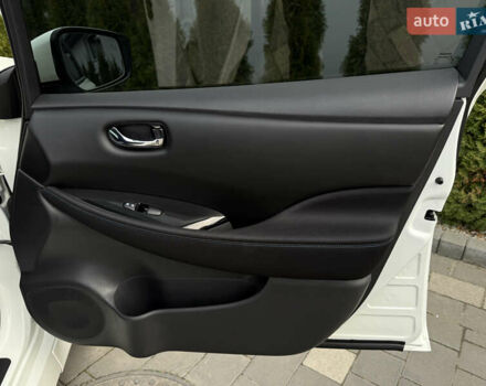 Белый Ниссан Лиф, объемом двигателя 0 л и пробегом 100 тыс. км за 15450 $, фото 36 на Automoto.ua