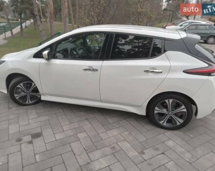 Білий Ніссан Ліф, об'ємом двигуна 0 л та пробігом 81 тис. км за 16990 $, фото 6 на Automoto.ua