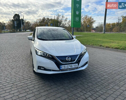 Белый Ниссан Лиф, объемом двигателя 0 л и пробегом 41 тыс. км за 15300 $, фото 5 на Automoto.ua