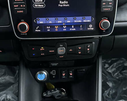 Белый Ниссан Лиф, объемом двигателя 0 л и пробегом 61 тыс. км за 13700 $, фото 23 на Automoto.ua