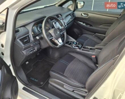 Белый Ниссан Лиф, объемом двигателя 0 л и пробегом 129 тыс. км за 12500 $, фото 12 на Automoto.ua