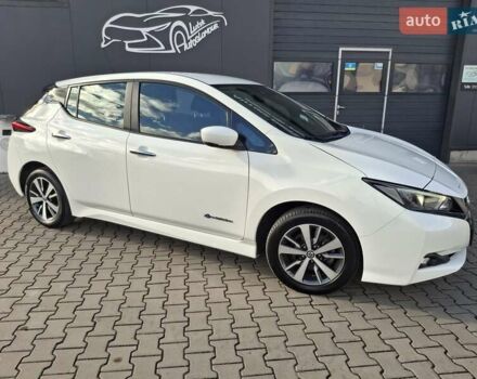 Белый Ниссан Лиф, объемом двигателя 0 л и пробегом 129 тыс. км за 12500 $, фото 1 на Automoto.ua