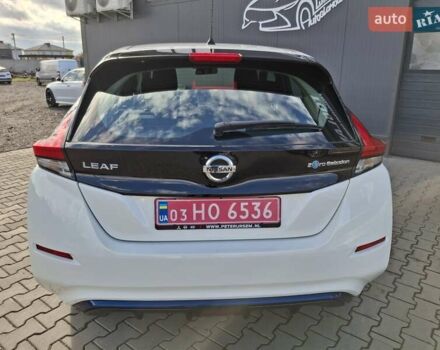 Белый Ниссан Лиф, объемом двигателя 0 л и пробегом 129 тыс. км за 12500 $, фото 5 на Automoto.ua