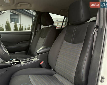 Белый Ниссан Лиф, объемом двигателя 0 л и пробегом 100 тыс. км за 15450 $, фото 26 на Automoto.ua