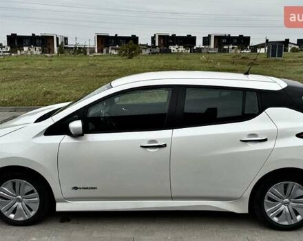 Белый Ниссан Лиф, объемом двигателя 0 л и пробегом 68 тыс. км за 12700 $, фото 1 на Automoto.ua