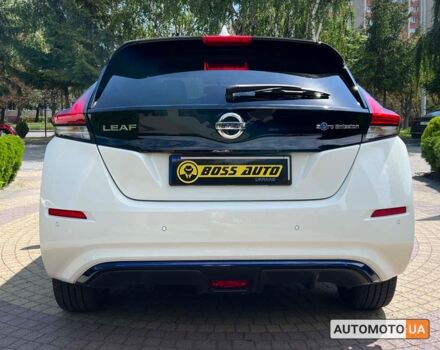 Белый Ниссан Лиф, объемом двигателя 62 л и пробегом 35 тыс. км за 18500 $, фото 5 на Automoto.ua