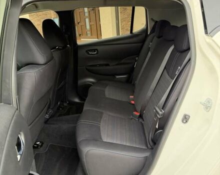 Белый Ниссан Лиф, объемом двигателя 0 л и пробегом 127 тыс. км за 14999 $, фото 47 на Automoto.ua