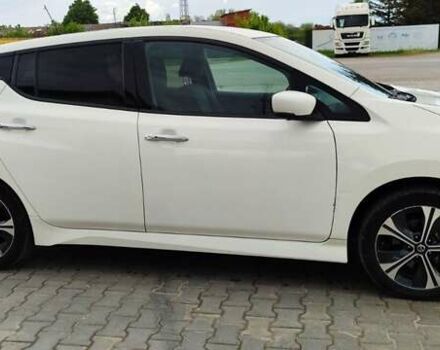 Белый Ниссан Лиф, объемом двигателя 0 л и пробегом 113 тыс. км за 15500 $, фото 12 на Automoto.ua