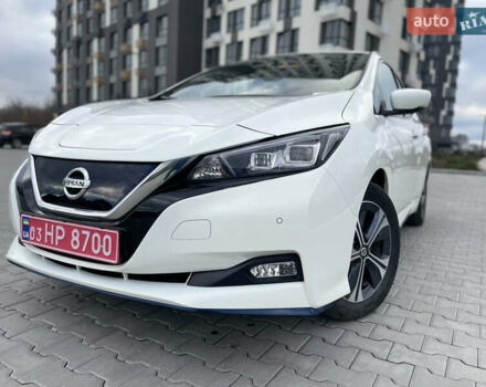 Белый Ниссан Лиф, объемом двигателя 0 л и пробегом 68 тыс. км за 16500 $, фото 6 на Automoto.ua