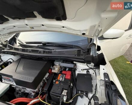 Белый Ниссан Лиф, объемом двигателя 0 л и пробегом 17 тыс. км за 17999 $, фото 56 на Automoto.ua