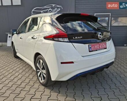 Белый Ниссан Лиф, объемом двигателя 0 л и пробегом 129 тыс. км за 12500 $, фото 4 на Automoto.ua