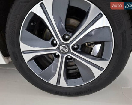 Белый Ниссан Лиф, объемом двигателя 0 л и пробегом 68 тыс. км за 14230 $, фото 12 на Automoto.ua