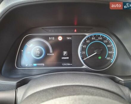 Белый Ниссан Лиф, объемом двигателя 0 л и пробегом 129 тыс. км за 12500 $, фото 25 на Automoto.ua