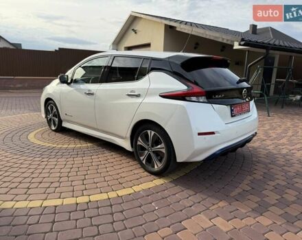 Белый Ниссан Лиф, объемом двигателя 0 л и пробегом 17 тыс. км за 17999 $, фото 4 на Automoto.ua