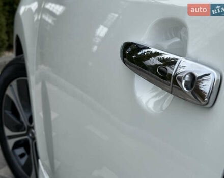 Белый Ниссан Лиф, объемом двигателя 0 л и пробегом 100 тыс. км за 15450 $, фото 16 на Automoto.ua