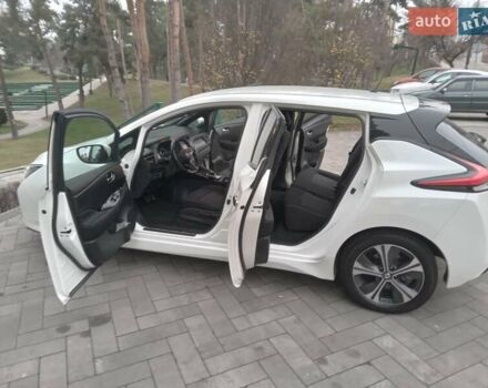 Білий Ніссан Ліф, об'ємом двигуна 0 л та пробігом 81 тис. км за 16990 $, фото 26 на Automoto.ua