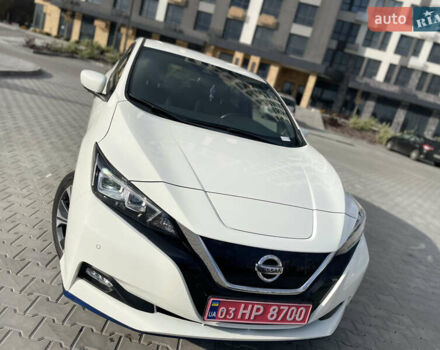 Белый Ниссан Лиф, объемом двигателя 0 л и пробегом 68 тыс. км за 16500 $, фото 35 на Automoto.ua