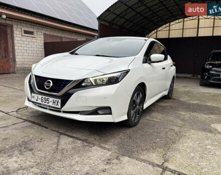 Белый Ниссан Лиф, объемом двигателя 0 л и пробегом 68 тыс. км за 14230 $, фото 2 на Automoto.ua