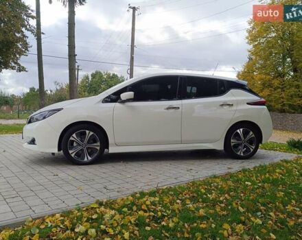 Белый Ниссан Лиф, объемом двигателя 0 л и пробегом 76 тыс. км за 13800 $, фото 2 на Automoto.ua