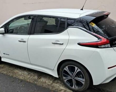 Белый Ниссан Лиф, объемом двигателя 0 л и пробегом 63 тыс. км за 12500 $, фото 7 на Automoto.ua