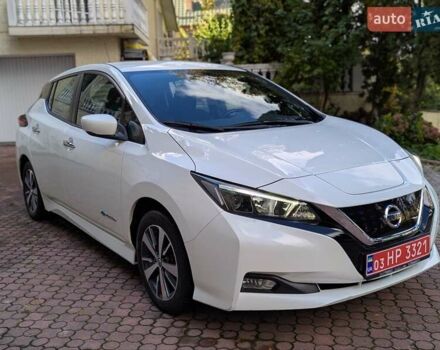 Белый Ниссан Лиф, объемом двигателя 0 л и пробегом 77 тыс. км за 12999 $, фото 2 на Automoto.ua